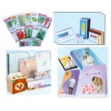 　生產多種復合材料構成的三面封袋、背封袋、邊折袋、拉鏈袋、自立袋等，為各種方便食品、茶葉、